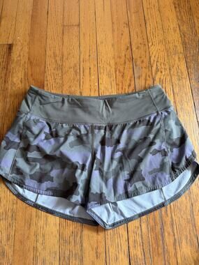 Lululemon Shorts Womens 10 Camo Running Lined Zip Pocket Gym